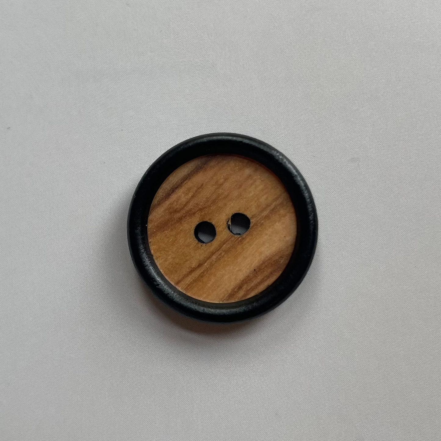 Træknap med farvet kant