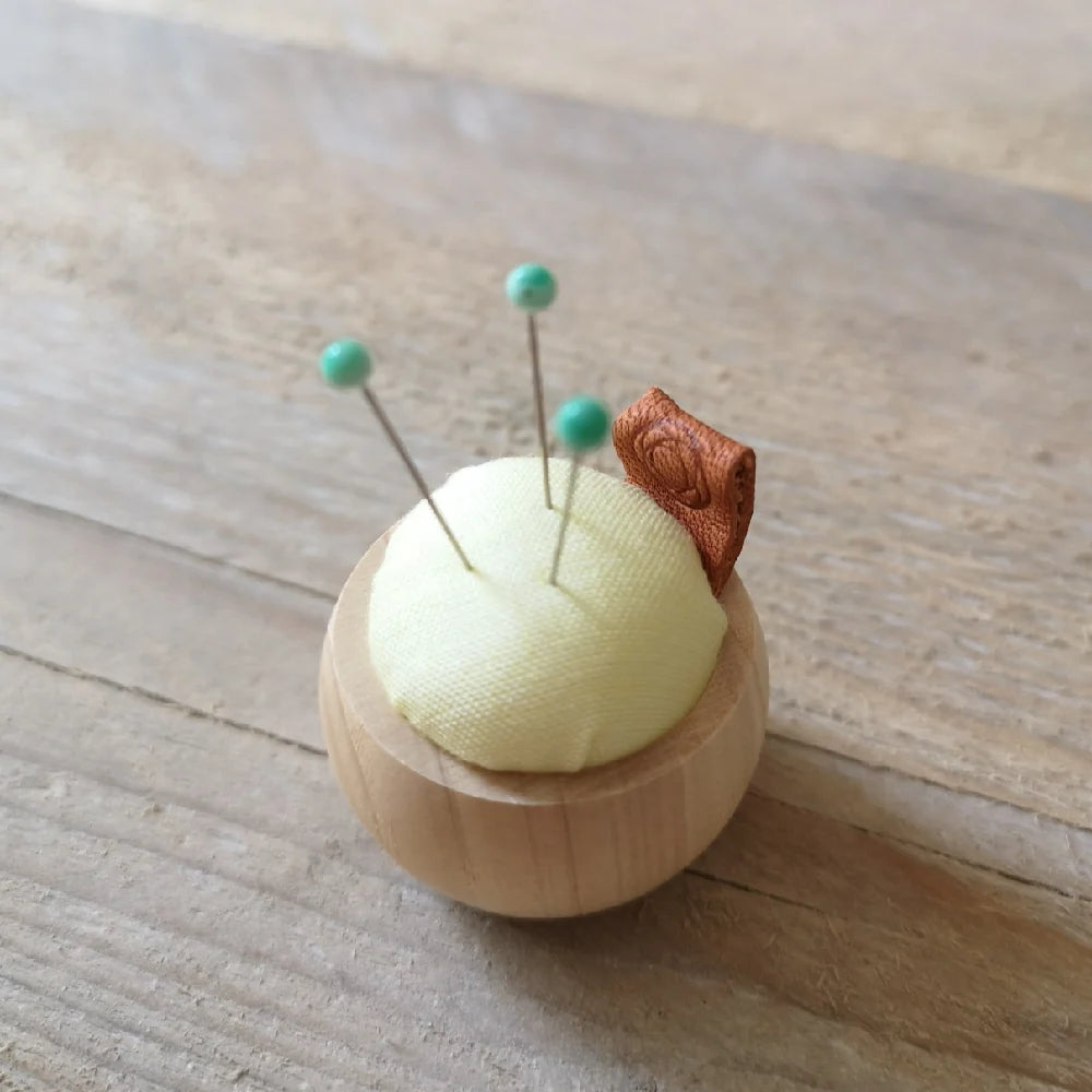 Cohana mini nålepude